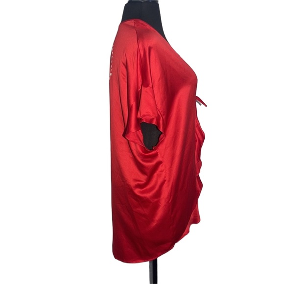 Victoria’s Secret NWT red “love” robe. One size. - Picture 3 of 11
